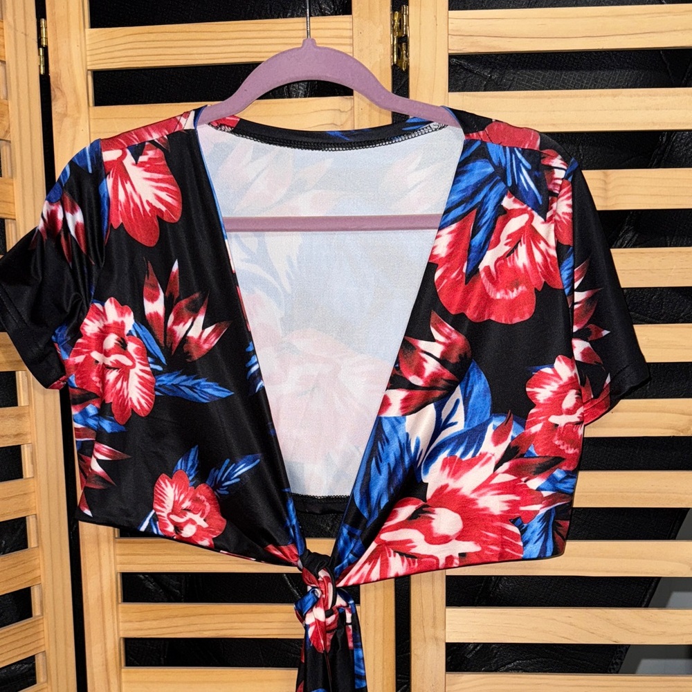 SHEIN Floral Tie-Front Top
